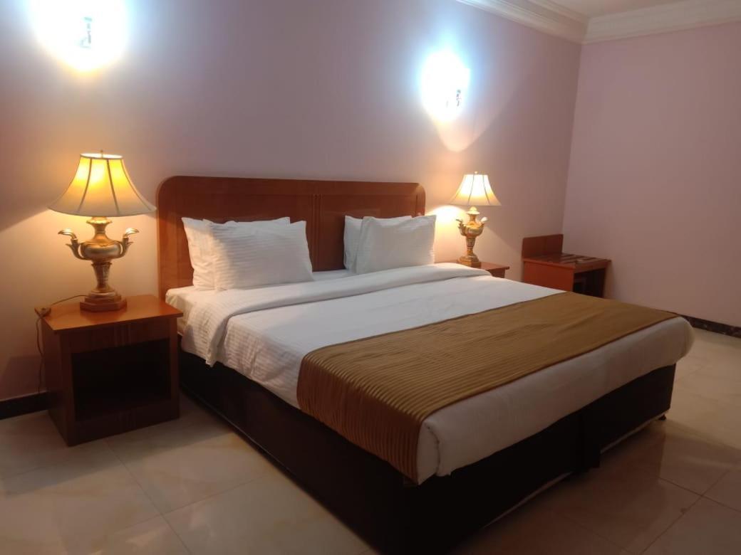 Al Massa Hotel Al Ain Esterno foto
