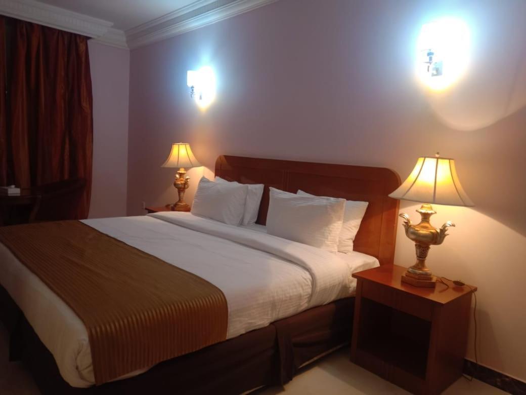 Al Massa Hotel Al Ain Esterno foto